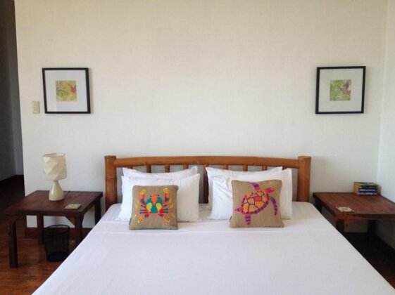 Hilltop Bed and Breakfast - Photo2
