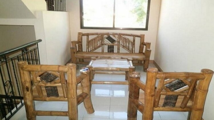 Homestay - Rooms 4 rent NEAR AIRPORT & MALLS - Photo2