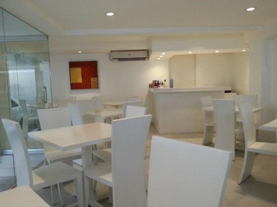 R Suites & Cafe - Photo3