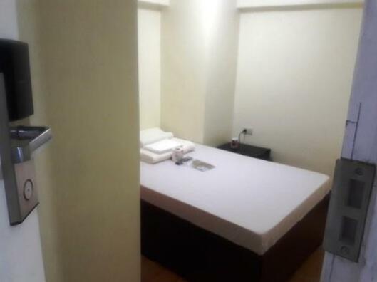 Couple Room No 806 in Quiapo Manila - Photo2