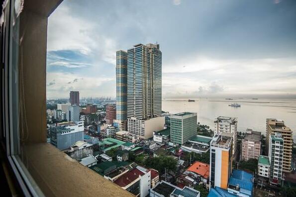 One Bedroom Overlooking Manila Bay