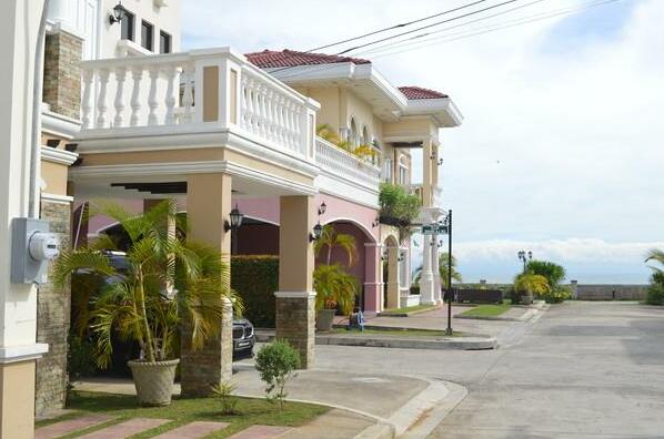 Beachfront Vacation House Cebu - Photo5