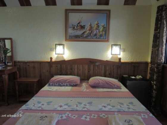 Love's Beach and Dive Resort - Photo3