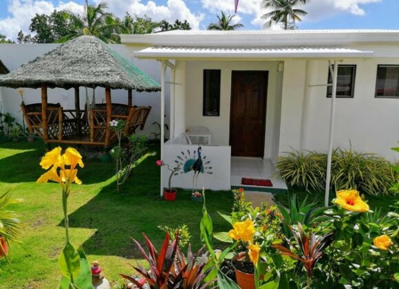 Lyn's Guesthouses - Photo2