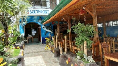 Southpoint Hostel and Restobar