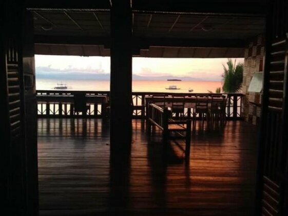 Susan's Seaview Resort - Photo2