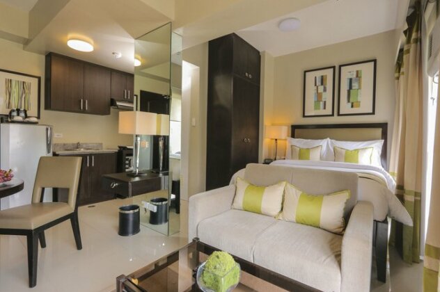 Bellini Suites at Presidio Lakefront - Photo5