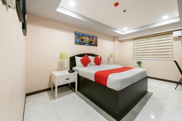 OYO 171 Amore Hotel - Photo2