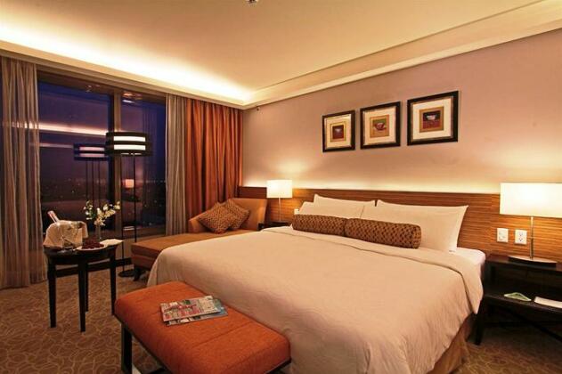 The Bellevue Manila - Photo5