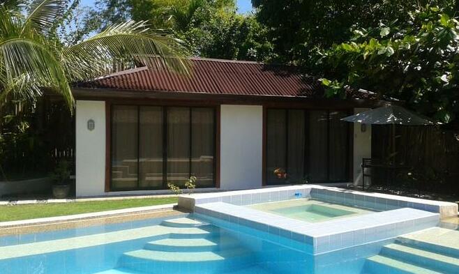 1 Bedroom Pool House-Poolside-Near Beach - Photo2