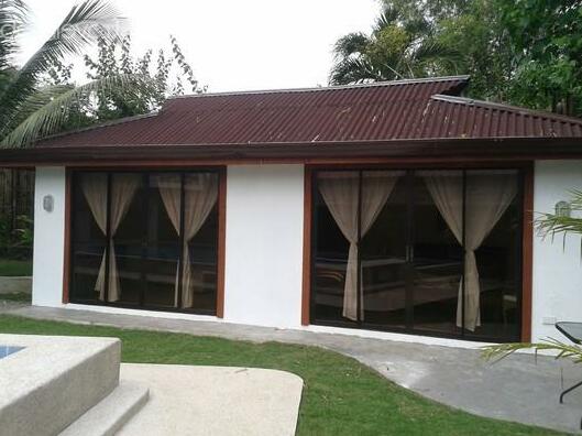 1 Bedroom Pool House-Poolside-Near Beach - Photo4