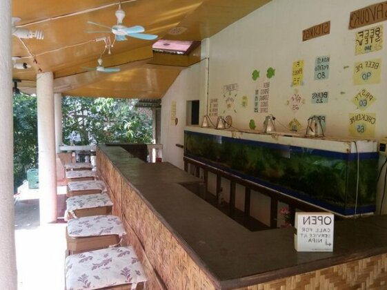 George's Den - Photo2