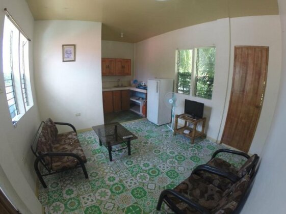 George's Den - Photo4