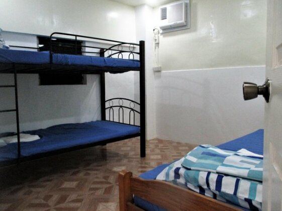 Intoy's Place - Photo2