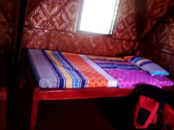 Lennon's Place Backpacker Hostel - Photo2