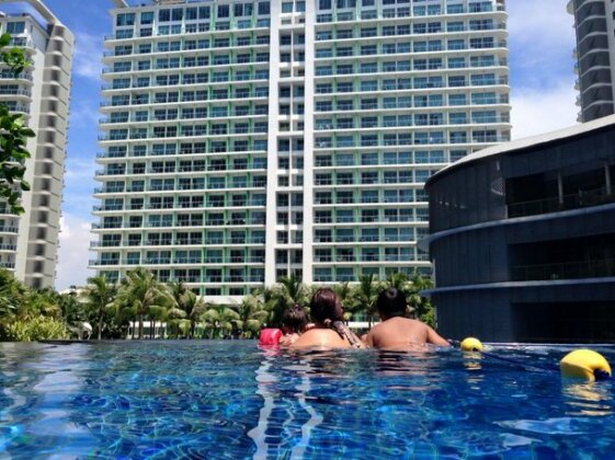 1br Unit In Azure Beach View - Photo5