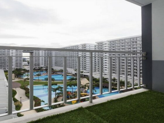 Luxury Condo with Pool View at Shell Residences - Photo4