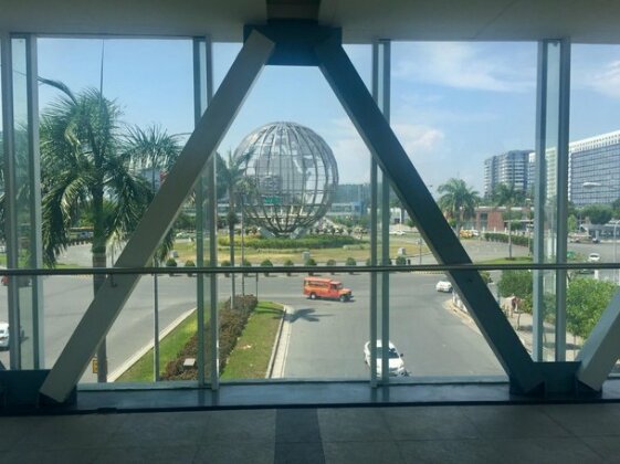 Luxury Condo with Pool View at Shell Residences - Photo5
