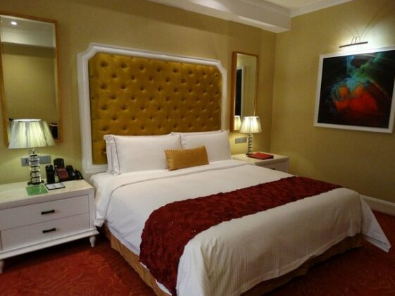 Maxims Hotel - Photo5