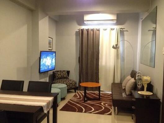 Nostalgic 1-Bedroom Apt Across NAIA T3 - Photo4