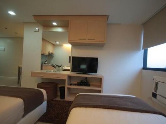 Studio Deluxe Unit in Tallest Twin Tower - Photo2