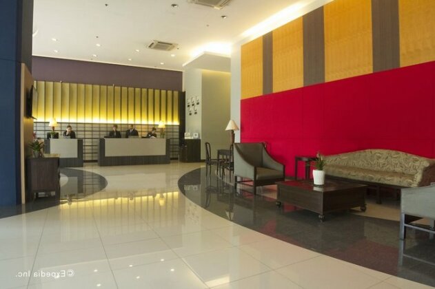 The Malayan Plaza Hotel - Photo3