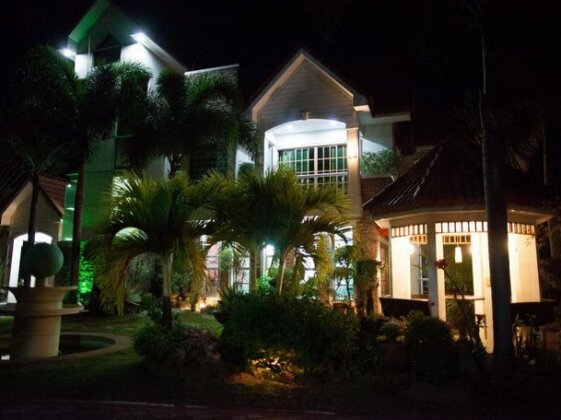 Sir Nico Guesthouse and Resort