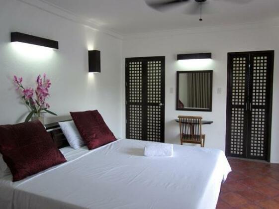 Out of the Blue Resort and Villas - Photo5