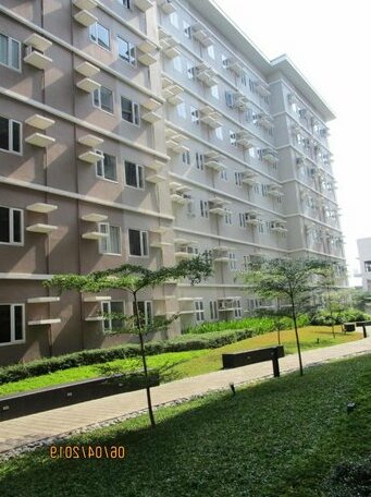 Fully Furnished 1BR Unit with Balcony at Trees Residences - Photo3