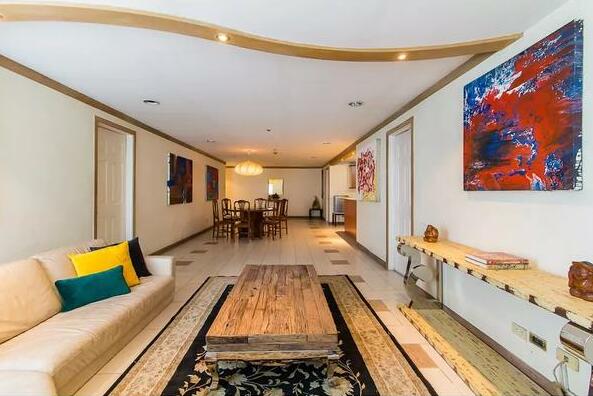 Modern Art 3-Bedroom Penthouse @ Q C - Photo3