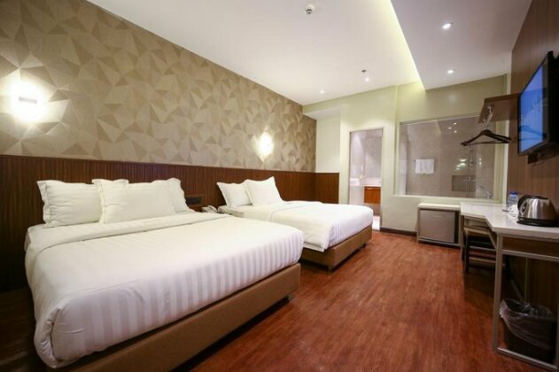 Prime Hotel Quezon City - Photo3
