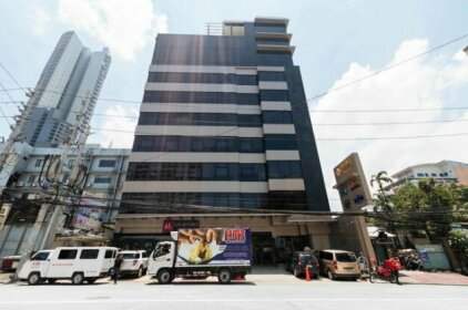 RedDoorz Premium @ South Triangle Quezon City