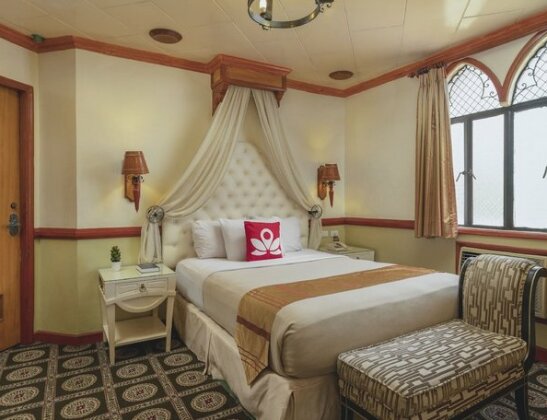 ZEN Rooms Camelot Hotel QC - Photo2