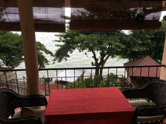 A- beautiful beachfront - Photo3