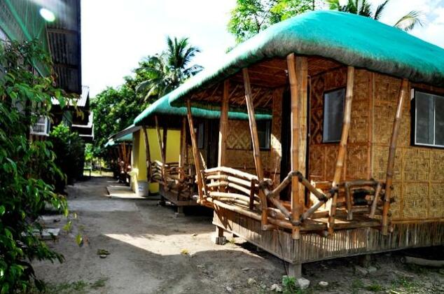 Fernandez Beach and Garden Resort - Photo4