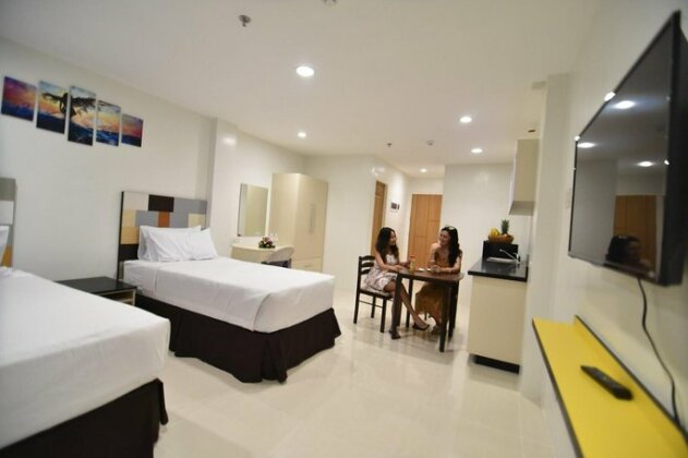 Holiday Oceanview Residences and Resort - Photo2