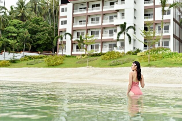 Holiday Oceanview Residences and Resort - Photo4