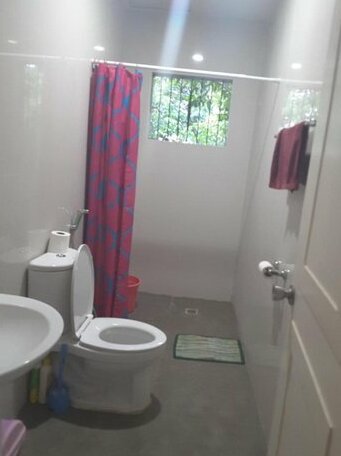 OMG Guest House room for 3 Overhanging - Photo4