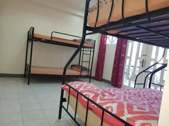 OMG Guest House Room for 5 - Photo5