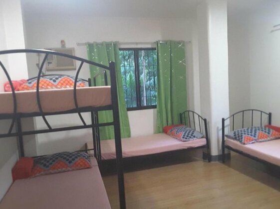 OMG Guest House room for 6 - Photo4