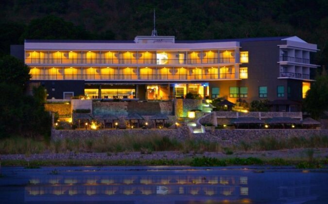 Rivermount Hotel and Resort