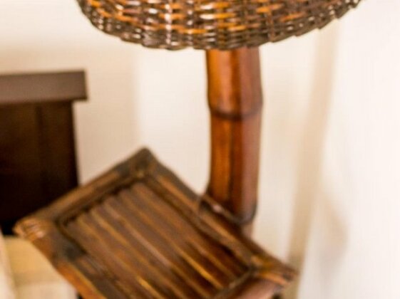 Louies Bed and Breakfast - Photo4