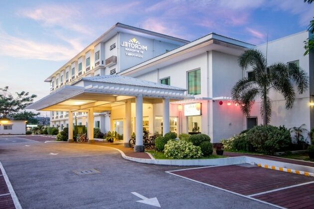 Microtel by Wyndham South Forbes