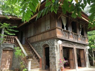 Bonifacio House