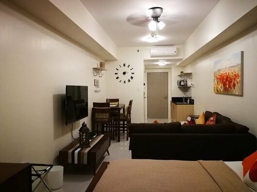 Cosy Lakeview Condo with WiFi by Supers - Photo3