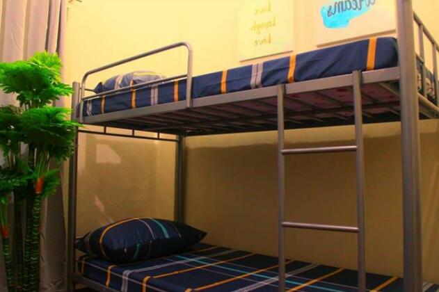 Country Living Hostel - Tagaytay Center - Photo4