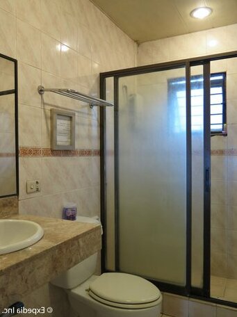 Mountain Breeze Hostel - Tagaytay Center - Photo4
