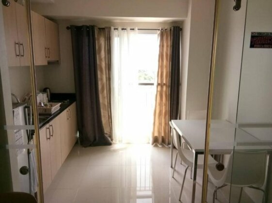 Rm503 Wind Tower 2 Condo Airbnb - Photo2