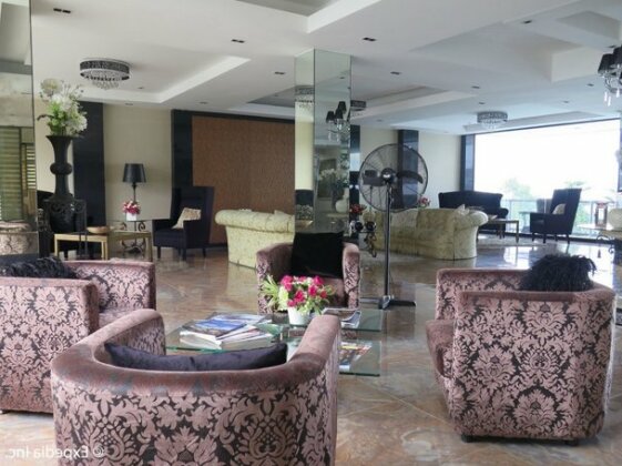 Splash Suites Hotel Tagaytay - Photo2