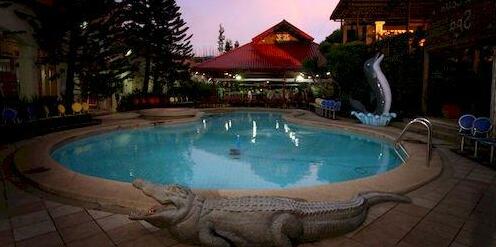 Tagaytay Country Hotel